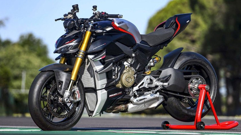 Ducati streetfighter v4