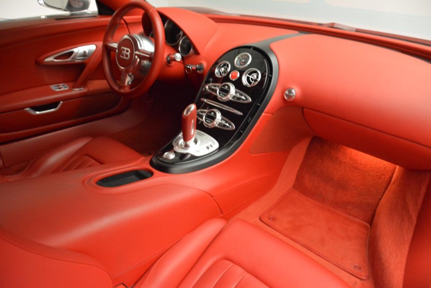 Бугатти Вейрон 16.4 салон