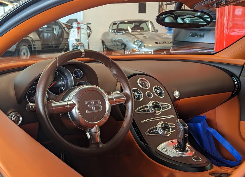 Салон бугатти вейрон