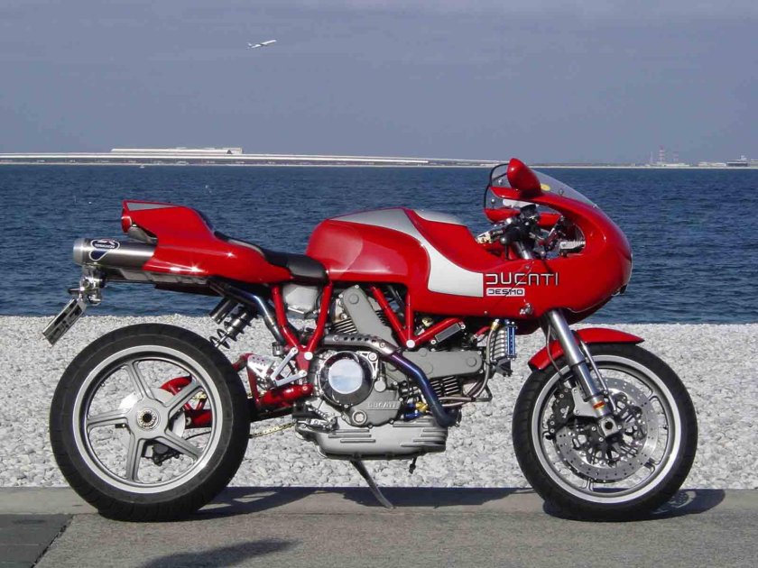 Ducati mh900e