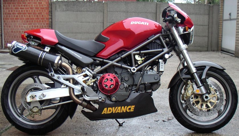 Ducati Monster 900