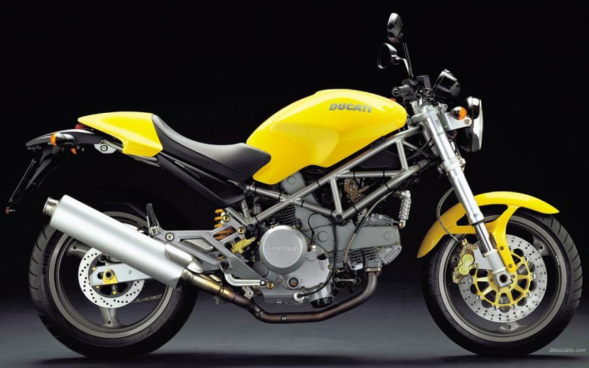 Мотоцикл Дукати монстр 900