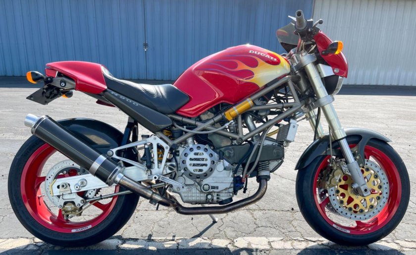Ducati Monster 900