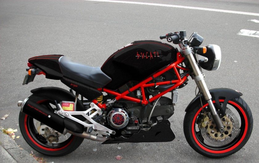 Ducati Monster 900