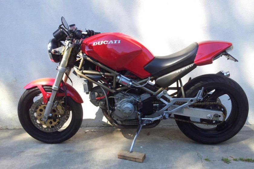 Ducati m900 "Monster"