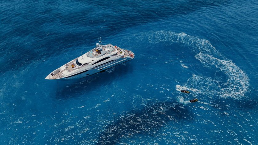 Sunseeker 40 meter yacht