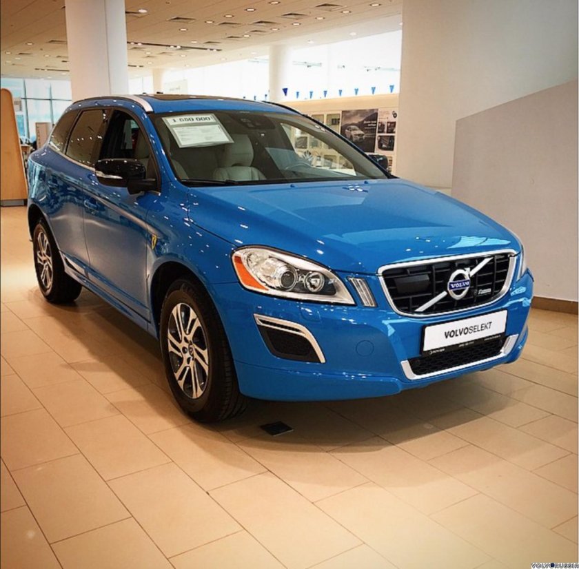 Вольво xc60 голубая