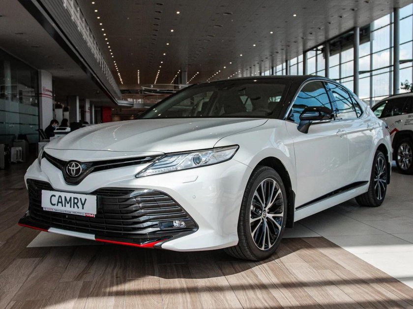 Toyota Camry 2021