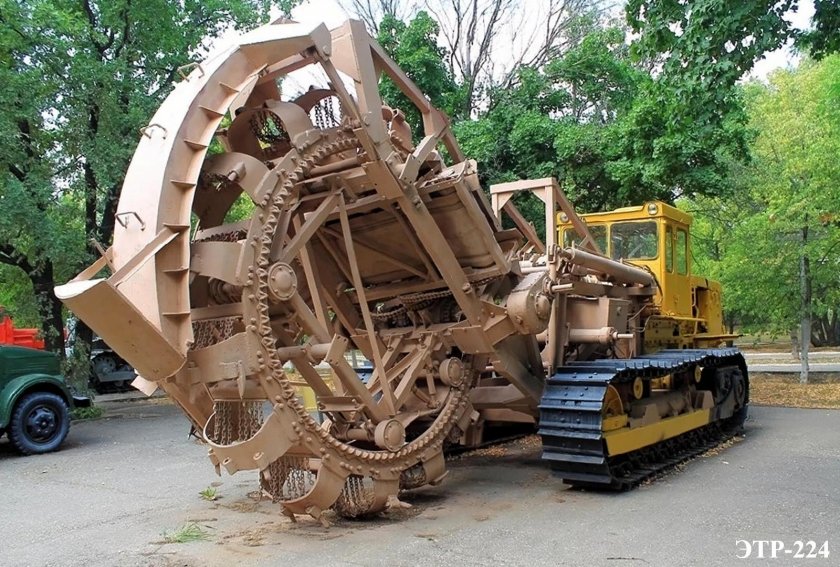 ЭТЦ 402 экскаватор