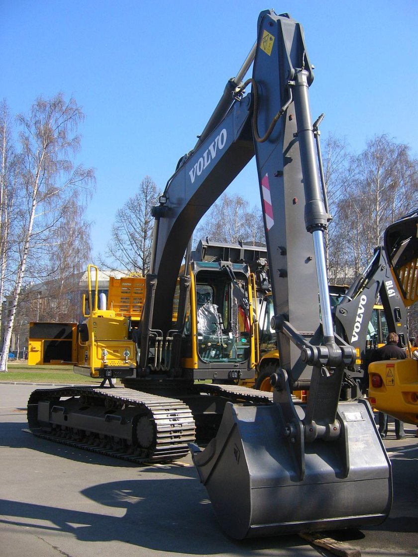 Мобильный экскаватор