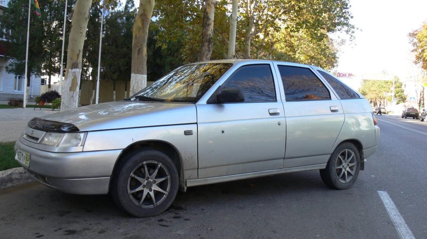 Лада 12 серебристая