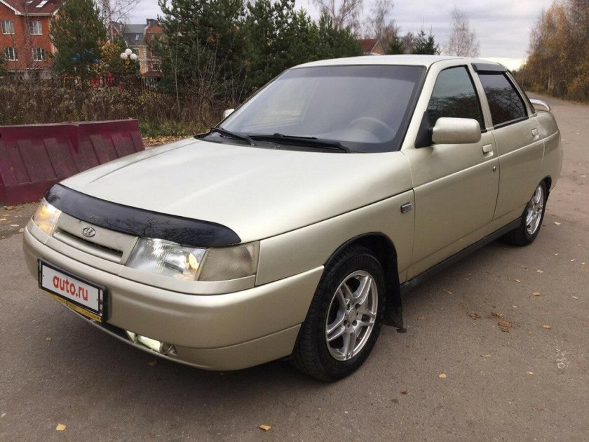 ВАЗ 2110 бежевая