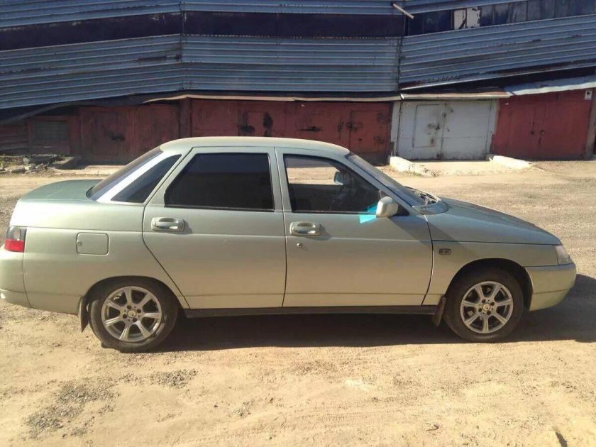 ВАЗ 2110 бежевая