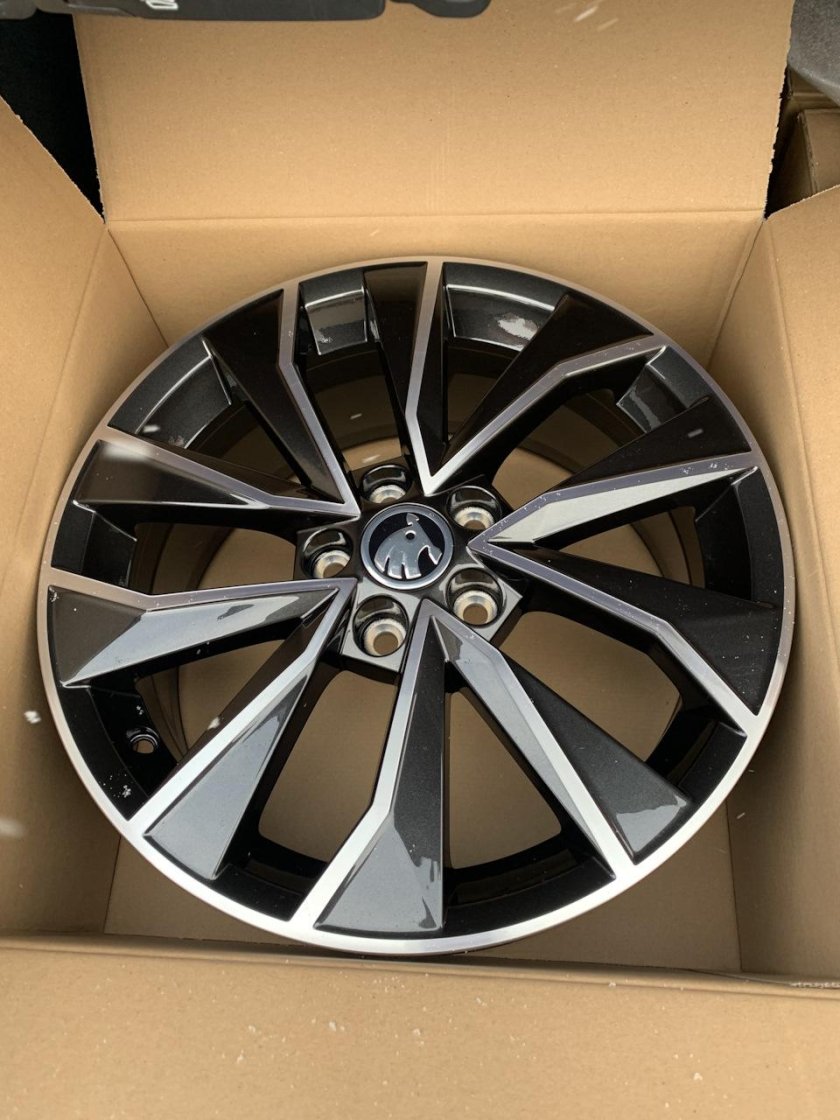 Диск Skoda Rapid Savio r16