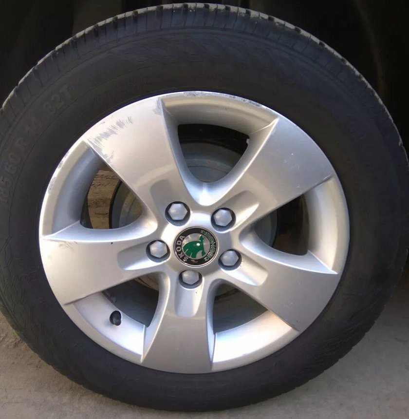 Шкода Фабия на дисках r17