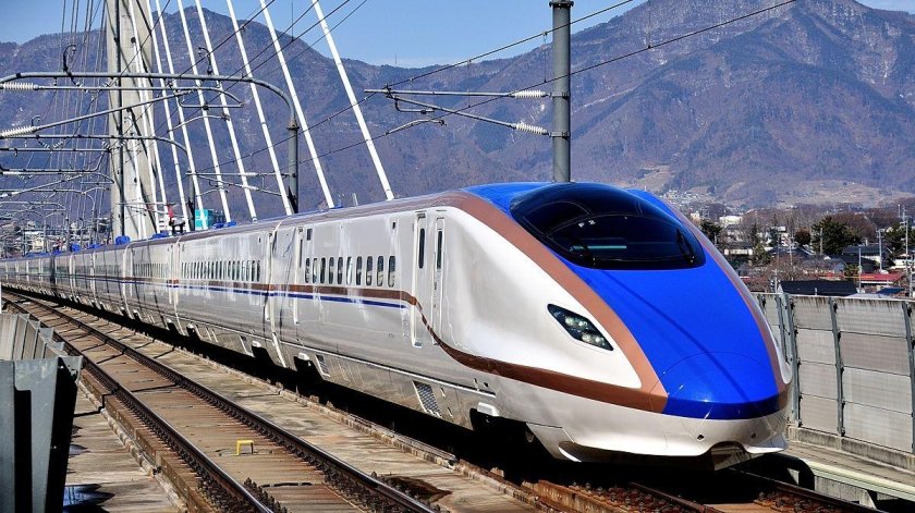 Поезд Синкансэн в Японии