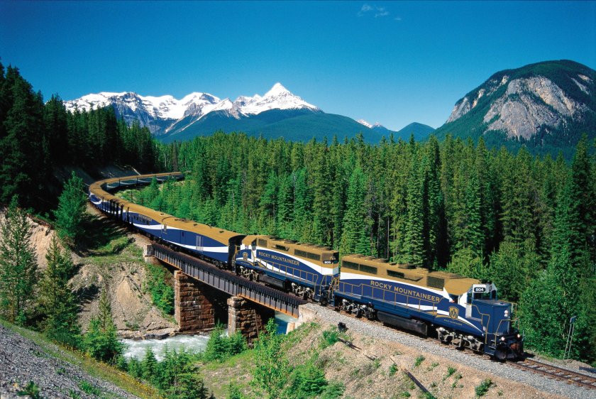 Rocky mountaineer (канада)