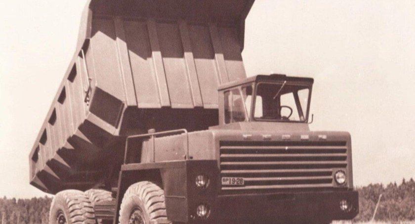 БЕЛАЗ-540 самосвал