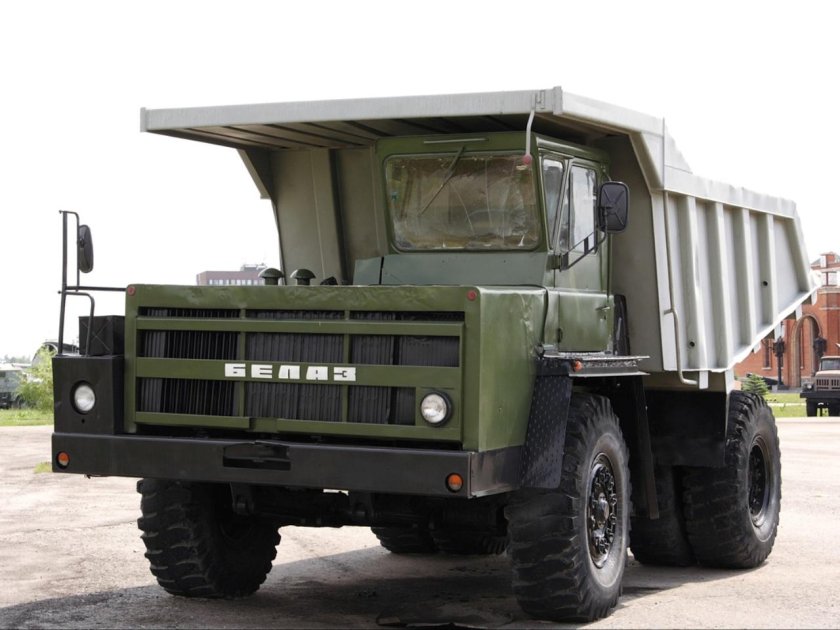 БЕЛАЗ-540 самосвал