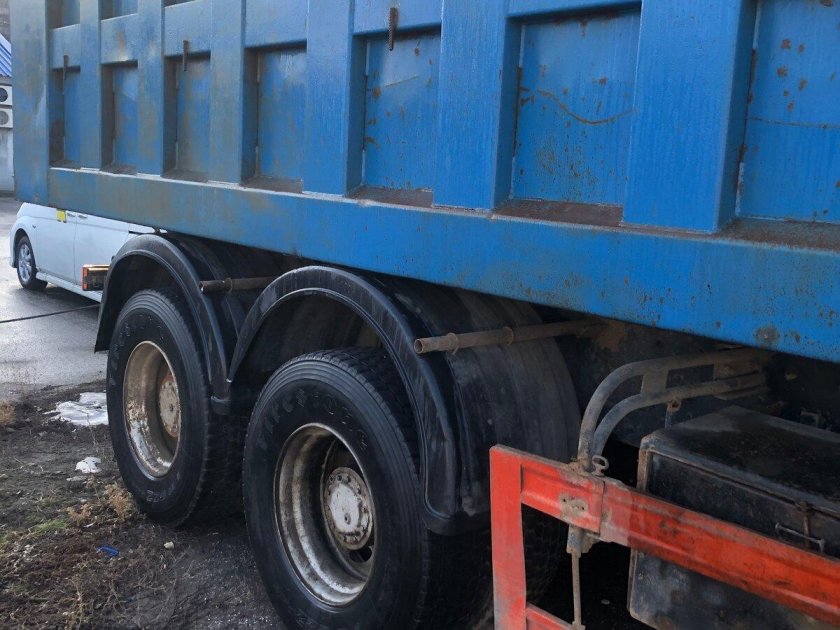 Синий самосвал