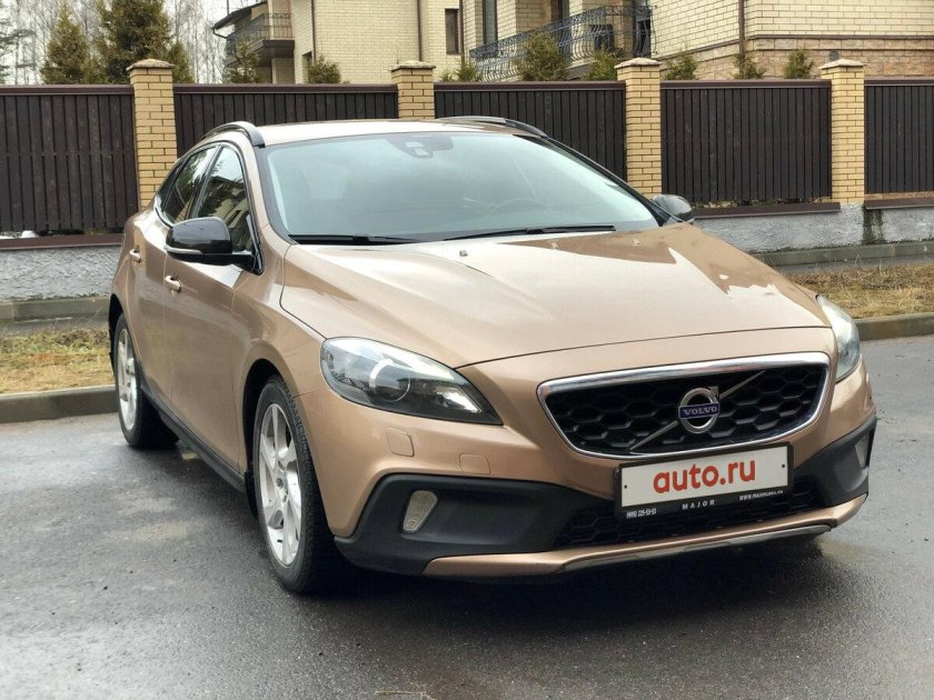 Вольво бежевая