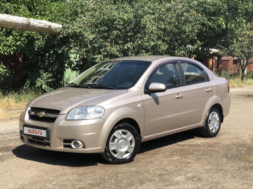 Chevrolet Aveo t250 Brighton Gold