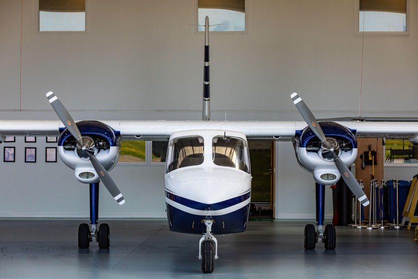 Dhc-6 twin otter series 400