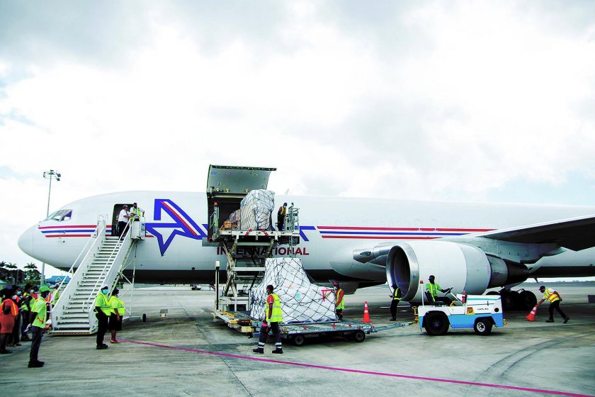 Международный самолет