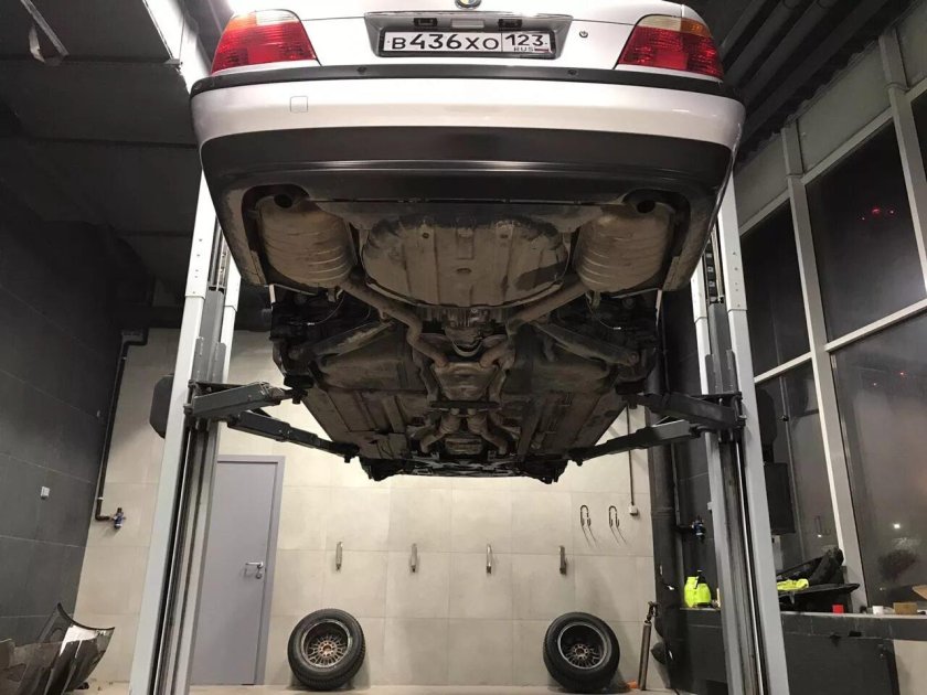 Днище БМВ е38