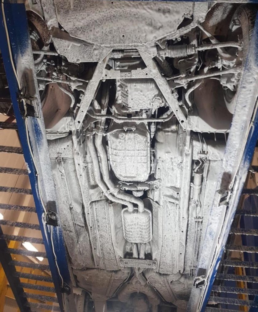 Днище БМВ ф10