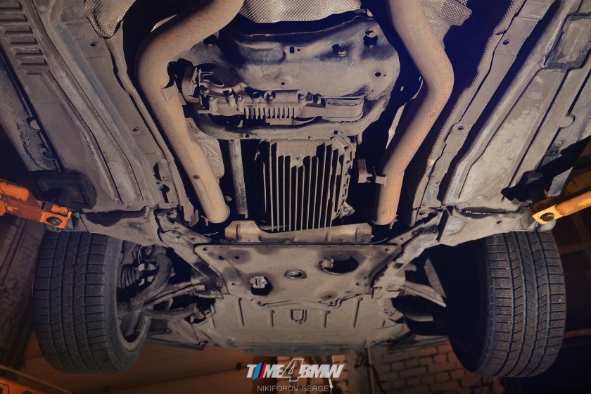 БМВ х5 е70 днище