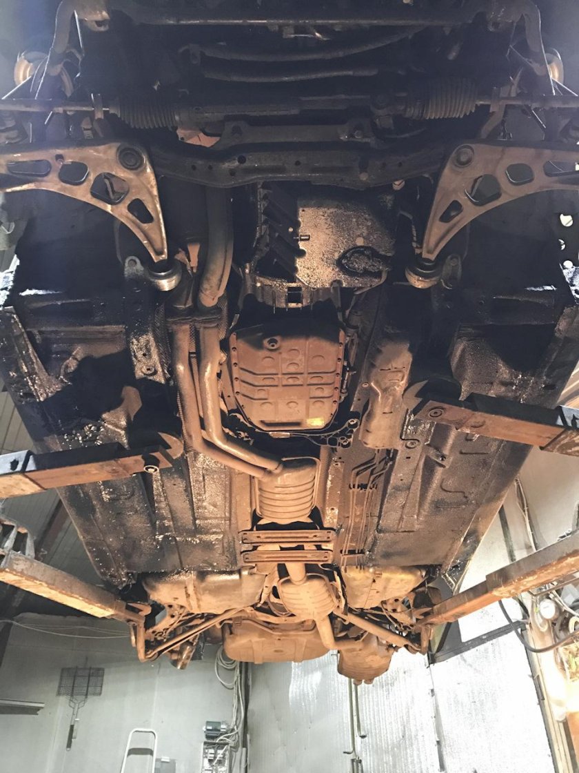 Днище БМВ е90