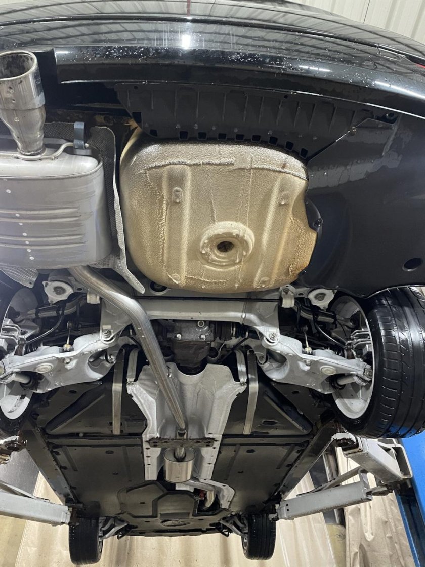 Ford Explorer 5 снизу