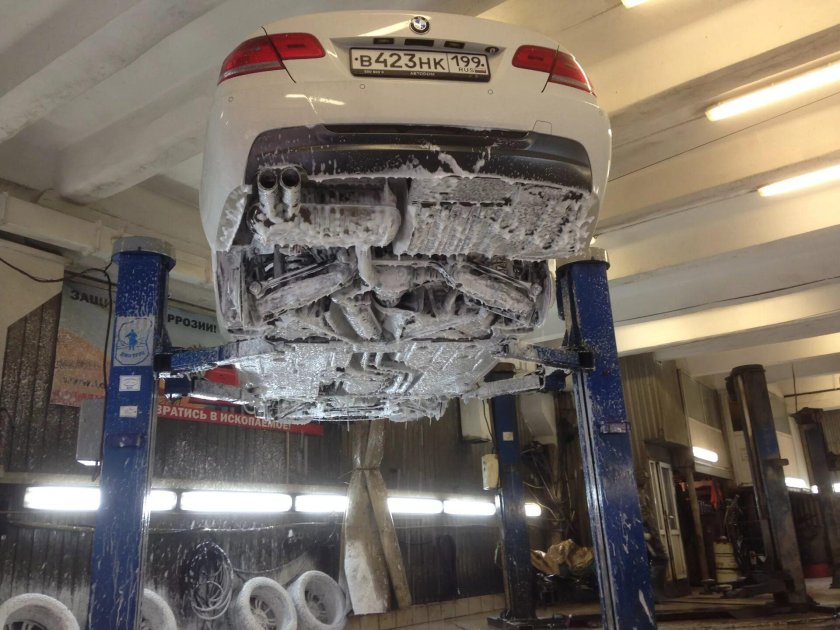 Мойка днища е38