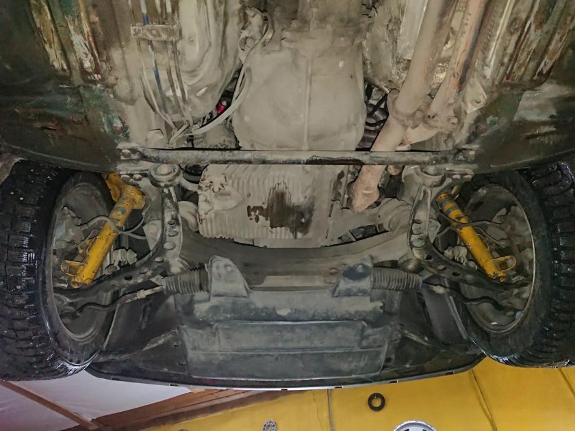 Днище БМВ е90