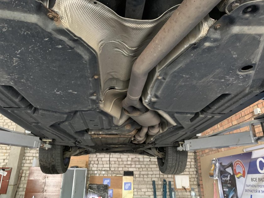 BMW x5 днище