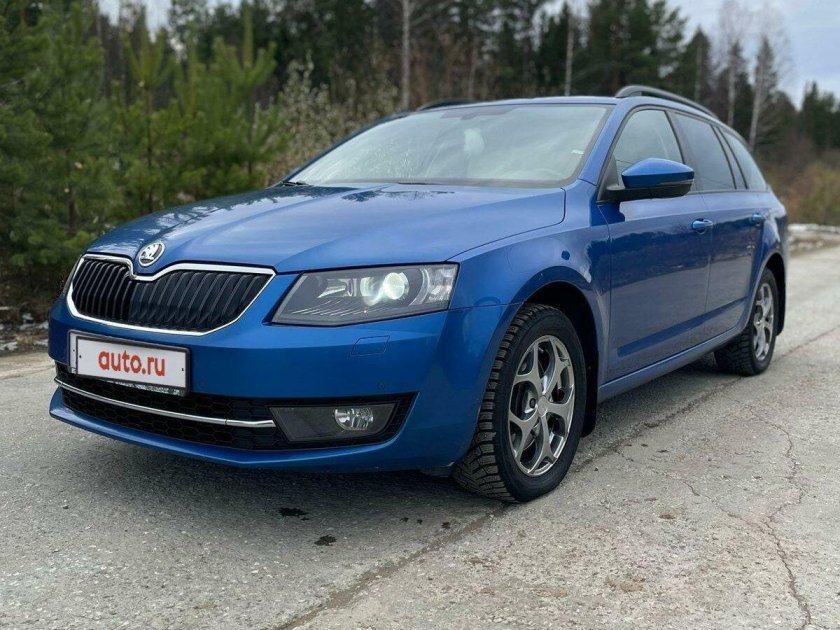 Шкода октавия универсал синяя