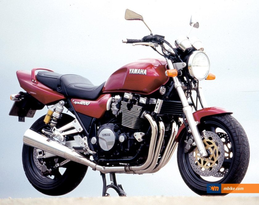 Yamaha XJR 1200