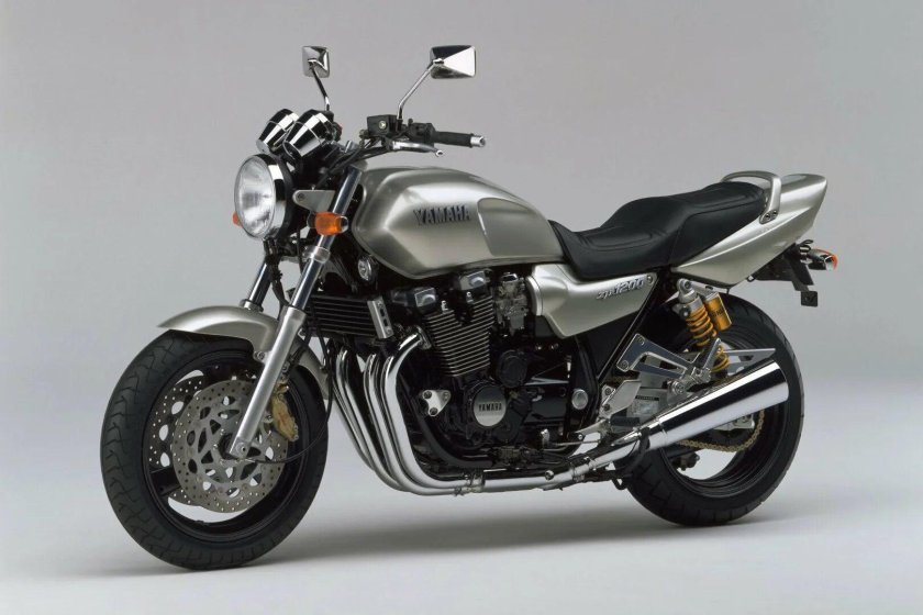 Yamaha XJR 1200