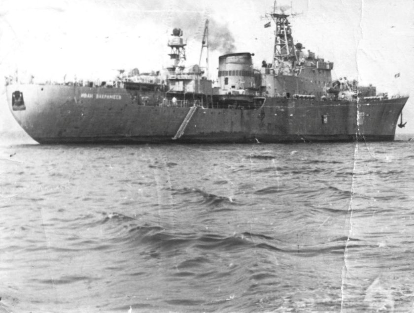 Плавбаза подводных лодок Иван Вахрамеев