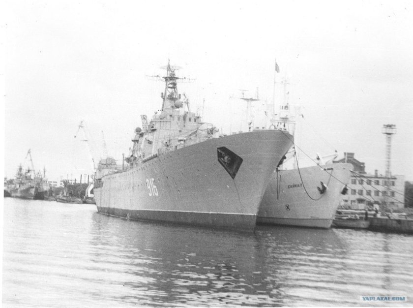 Плавбаза Иван Колышкин Северный флот