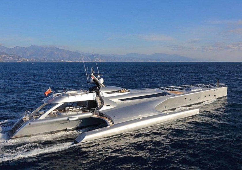 Тримаран галакси