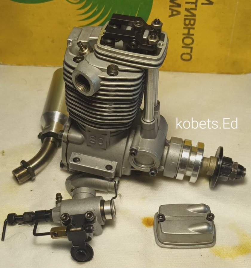 Авиамодельный двигатель Эволюшн 90