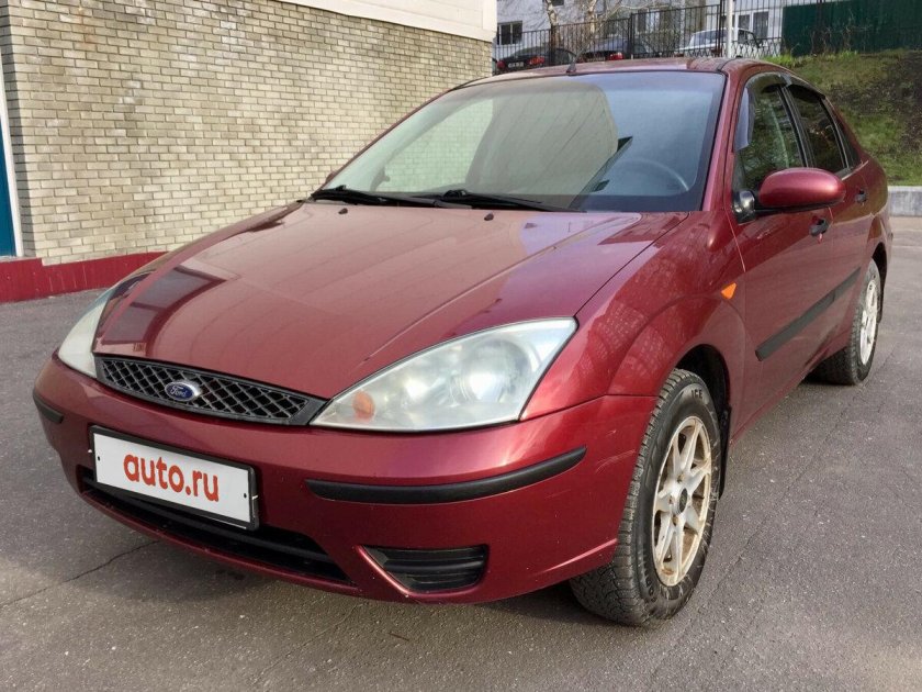 Ford Focus 1 красный