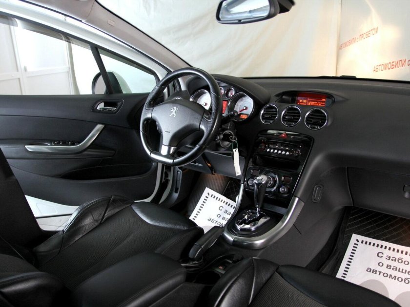 Пежо 308 салон
