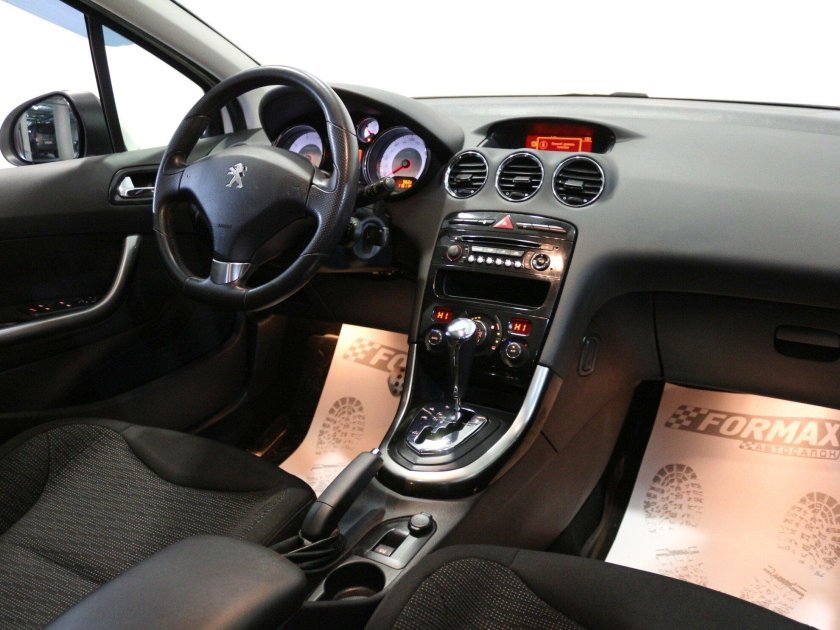 Пежо 308 2011 салон