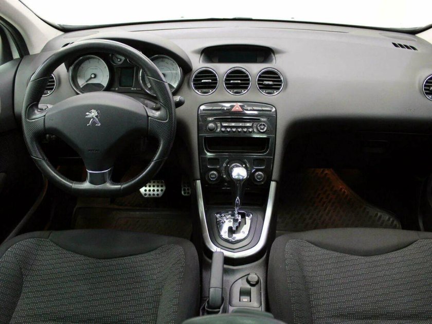 Пежо 308 2011 салон