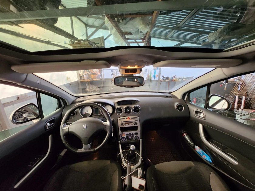 Пежо 308 2012 салон