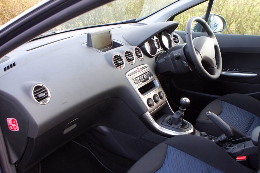 Пежо 308 салон