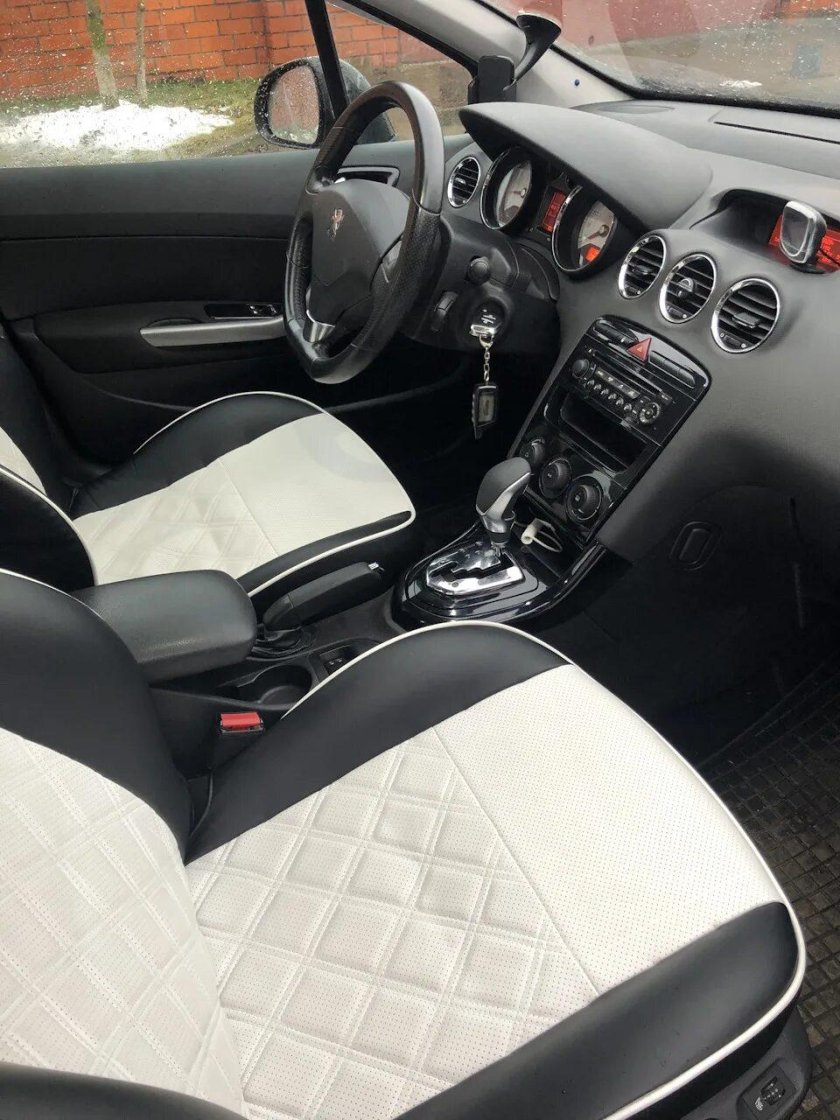 Пежо 308 салон